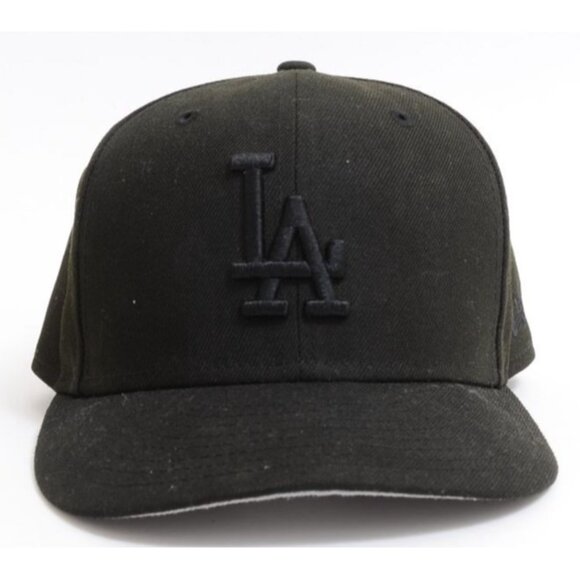 Los Angeles Dodgers New Era Black on Black 9FIFTY Team Snapback Adjustable Hat - Picture 2 of 5